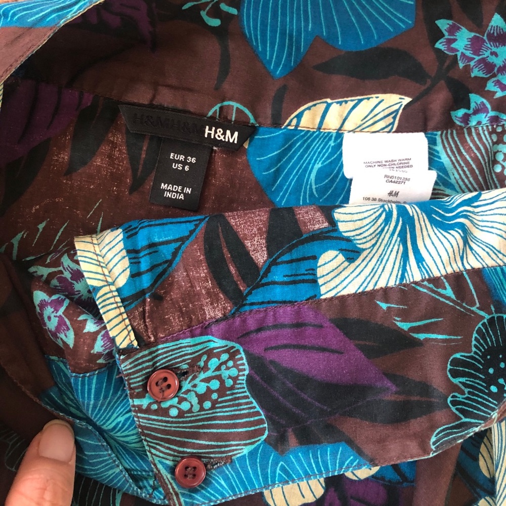 H&M Floral Wraparound Skirt - Picture 2 of 3